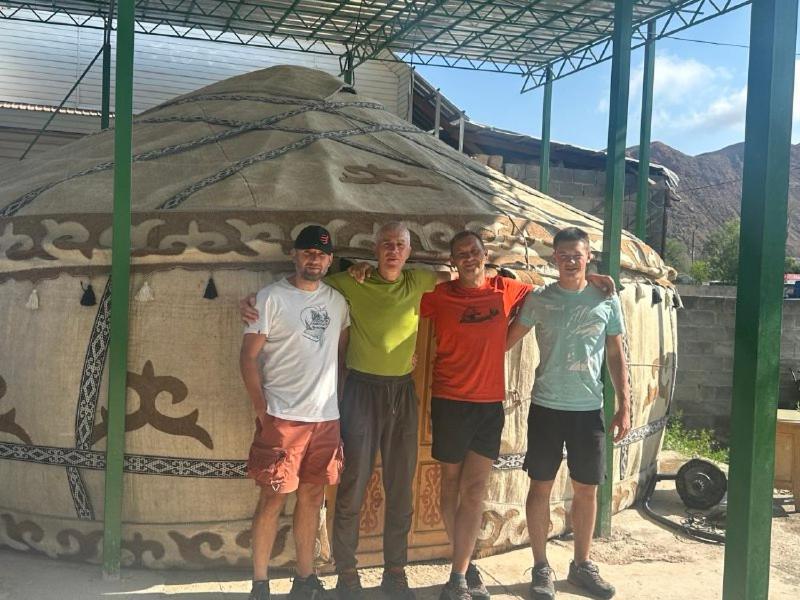 Rozalinda Guesthouse Naryn Εξωτερικό φωτογραφία